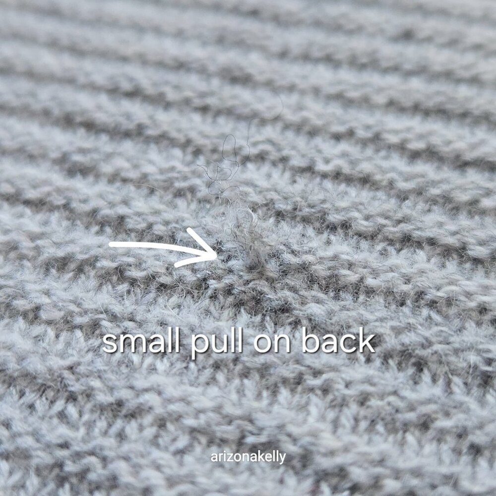 Kinross Cashmere Grey Knit Scarf with Ribbing Detail on Ends - Picture 4 of 14